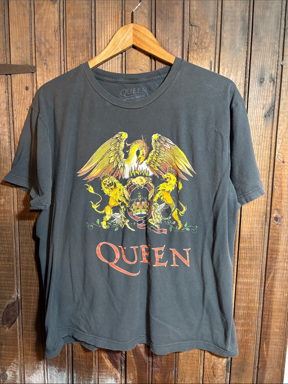 Queen Black Short Sleeve Band Tee with Yellow & Red Crest
